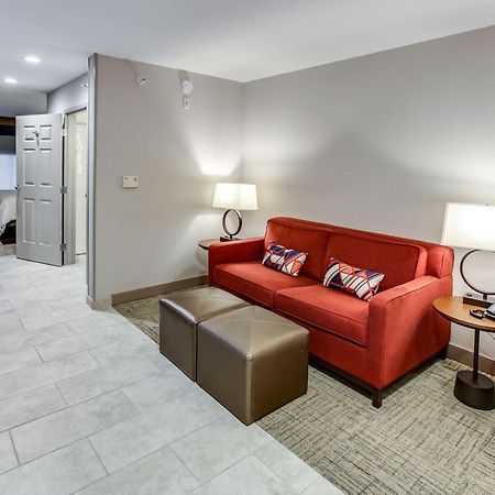 Hilton Garden Inn Ames Bagian luar foto