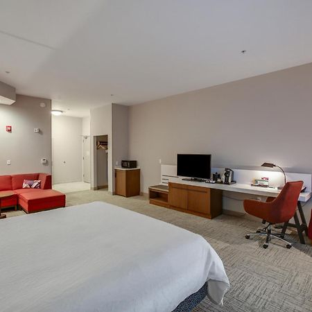 Hilton Garden Inn Ames Bagian luar foto