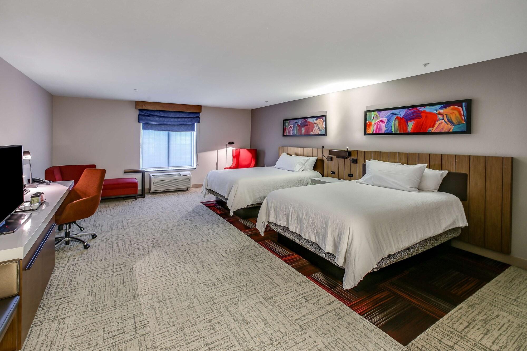 Hilton Garden Inn Ames Bagian luar foto