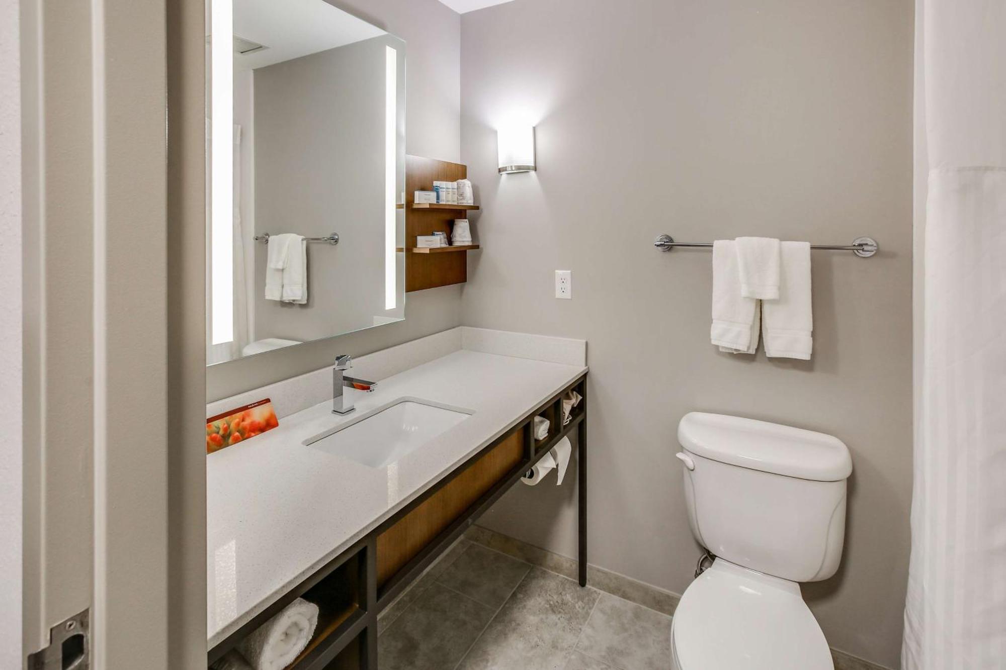 Hilton Garden Inn Ames Bagian luar foto