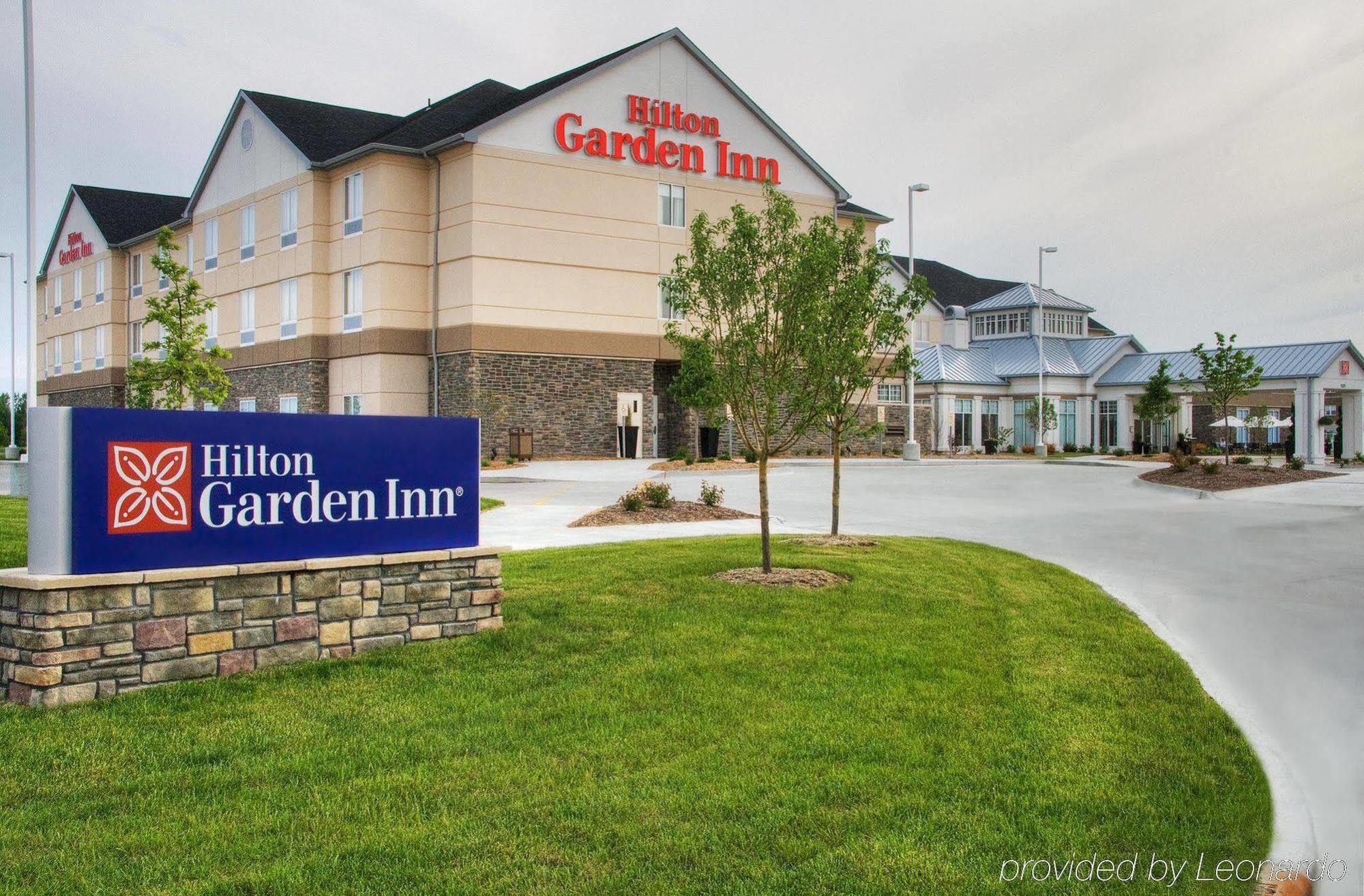 Hilton Garden Inn Ames Bagian luar foto